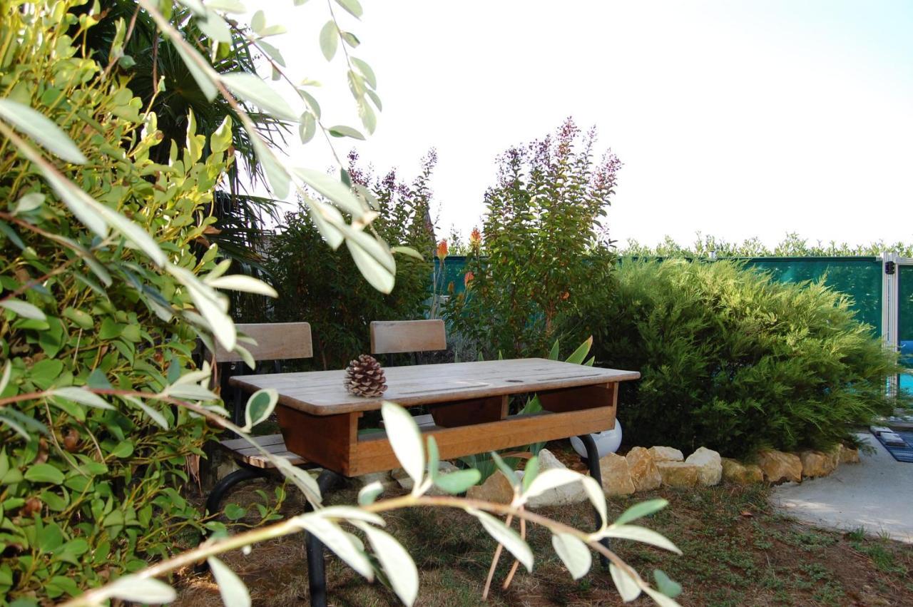 לינה וארוחת בוקר Gémozac Le Comptoir Des Ecoliers מראה חיצוני תמונה